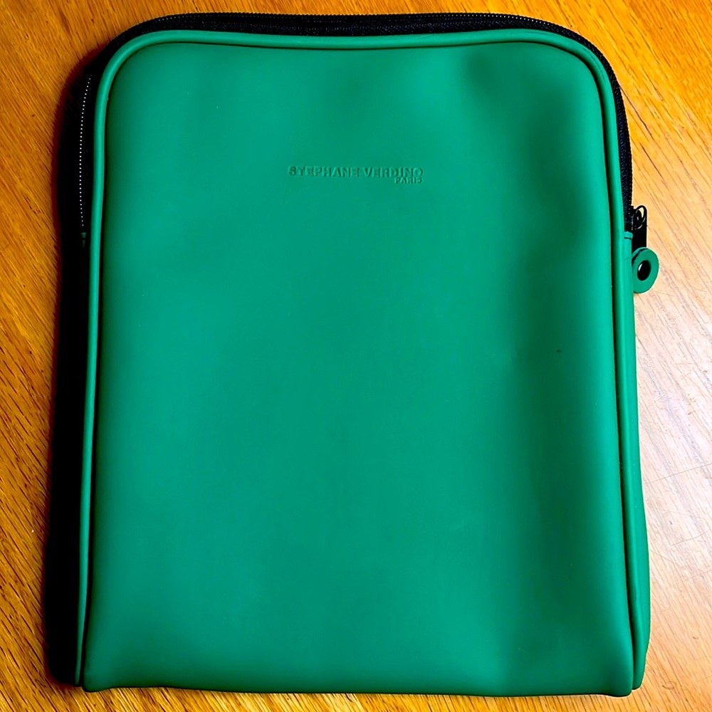 Stephane Verdino vertical carrier for tablet, e-reader, or notebook.  10.5” x 8”